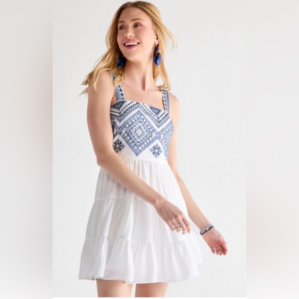 Francesca’s White Summer Dress